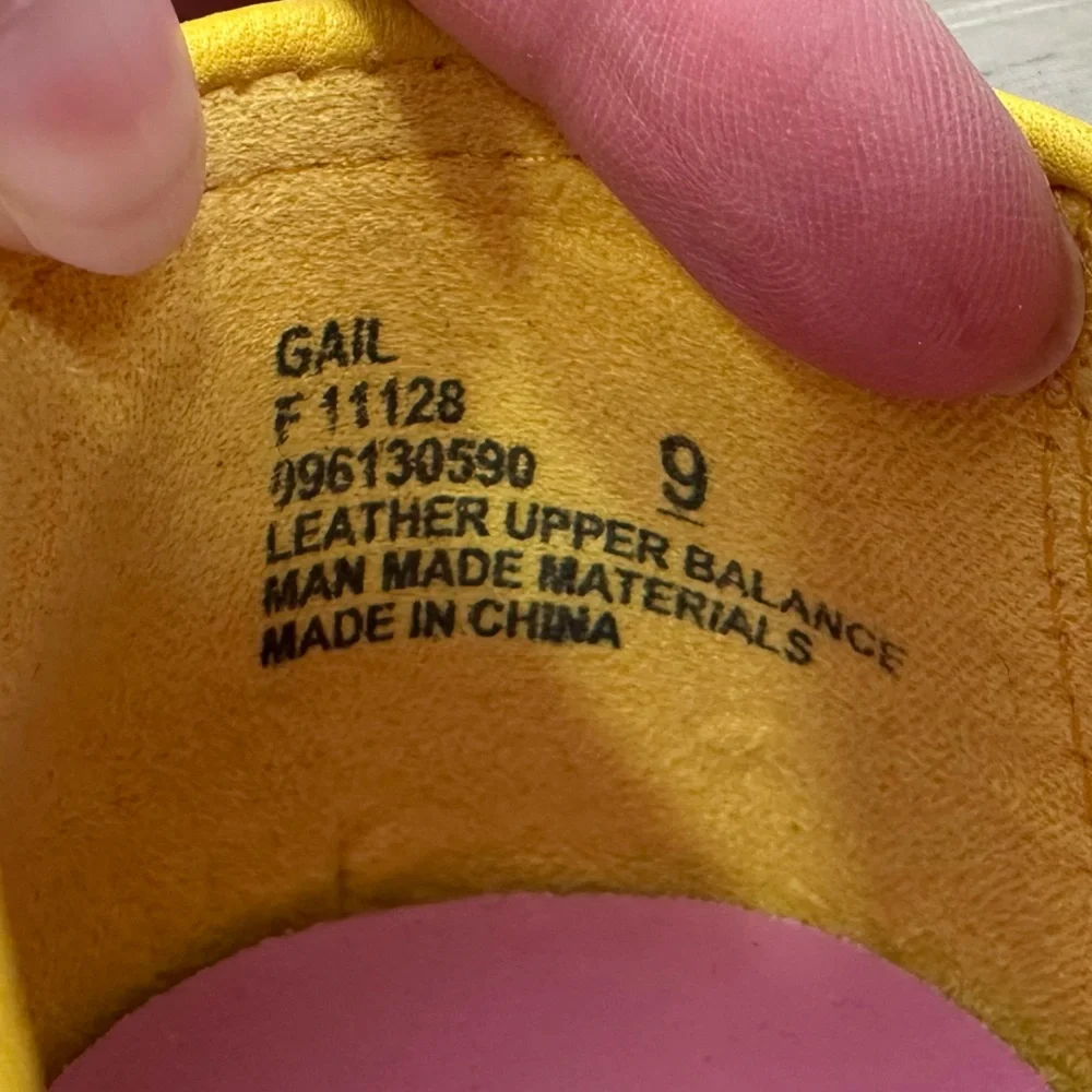 Isaac Mizrahi Gail Yellow Leather Loafers Shoes Size 9